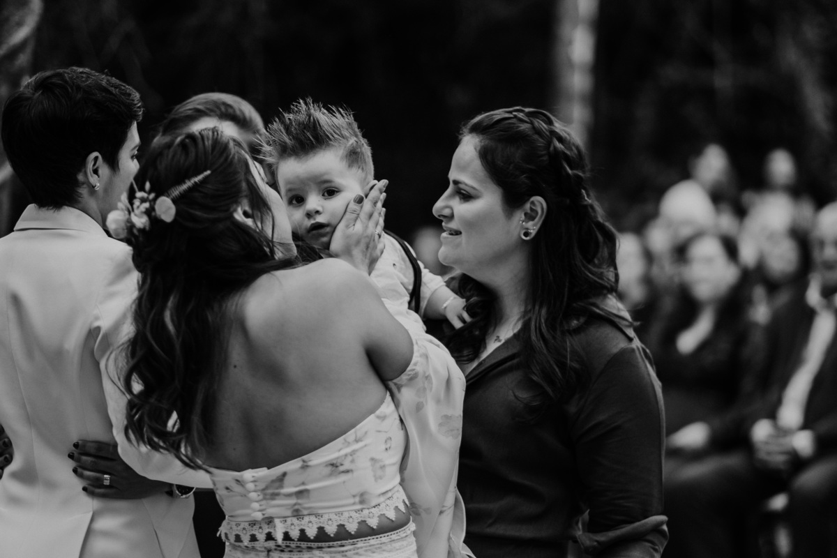 Casamento, Case de Dia, Fotografia de casamento, Fotografia espontânea, Diferente, Pride, LGBTQ+, Noivas, Boho, Villa Mandacaru, Life Fotografia, Cyndi Omoto, Alex Oliveira, tendência, amar a céu aberto, cerimônia, pôr-do-sol, casamento lésbico, madrinhas