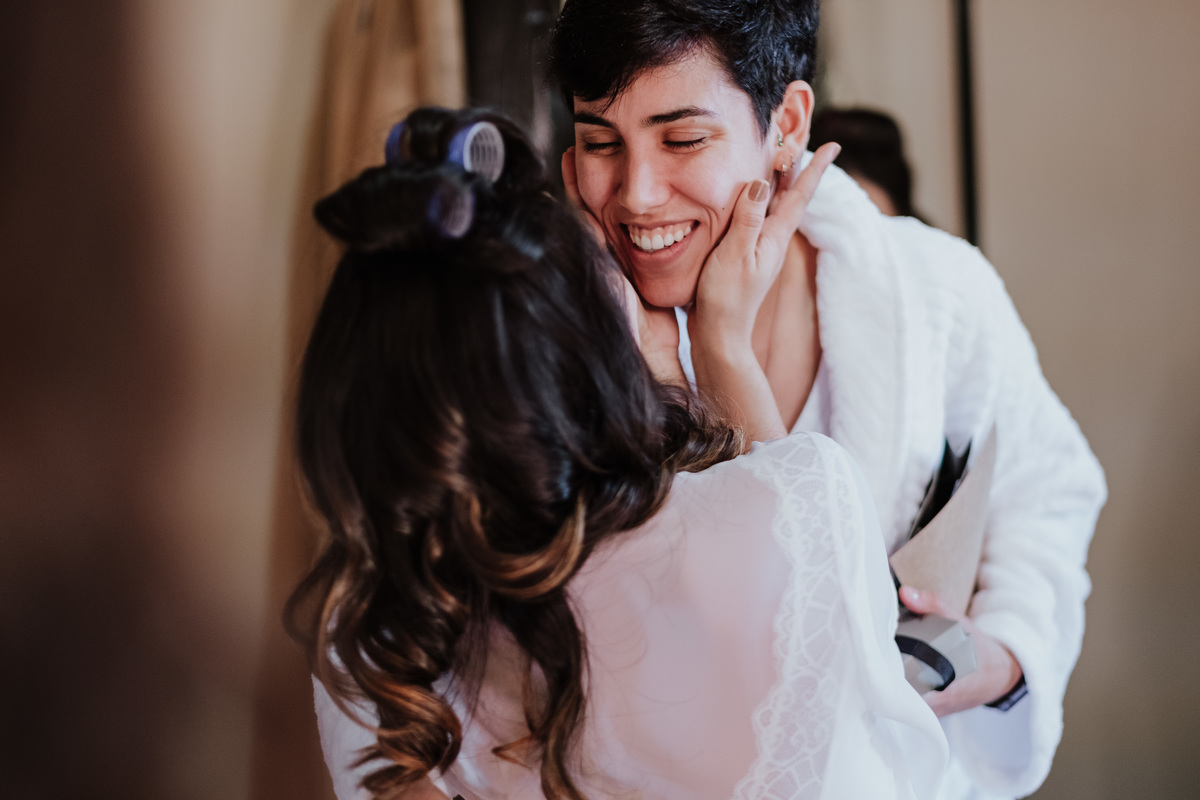 Casamento, Case de Dia, Fotografia de casamento, Fotografia espontânea, Diferente, Pride, LGBTQ+, Noivas, Boho, Villa Mandacaru, Life Fotografia, Cyndi Omoto, Alex Oliveira, Amor, buquê, votos, tendência, inverno, vestido de noiva, making of, surpresa