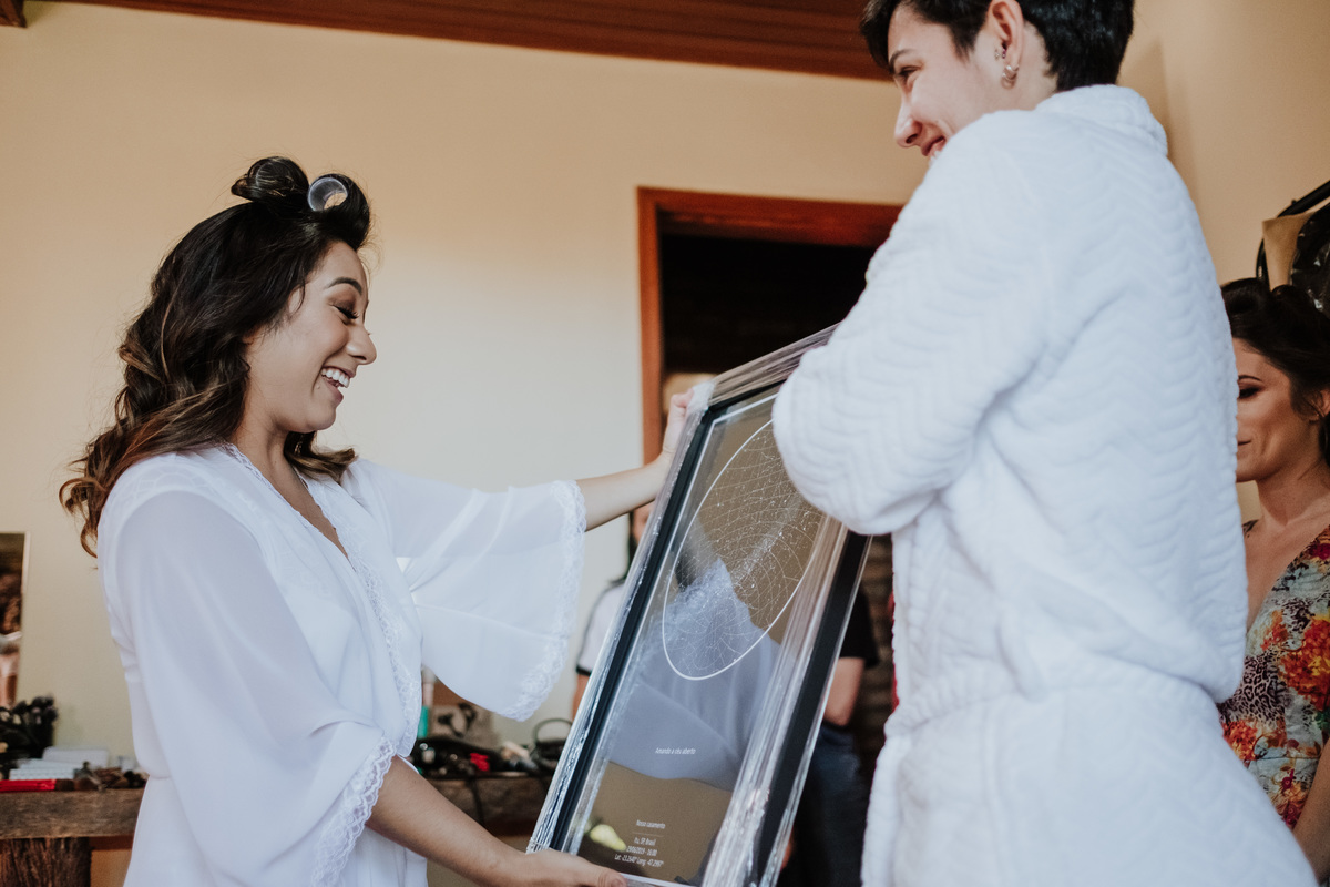 Casamento, Case de Dia, Fotografia de casamento, Fotografia espontânea, Diferente, Pride, LGBTQ+, Noivas, Boho, Villa Mandacaru, Life Fotografia, Cyndi Omoto, Alex Oliveira, Amor, buquê, votos, tendência, inverno, vestido de noiva, making of, surpresa