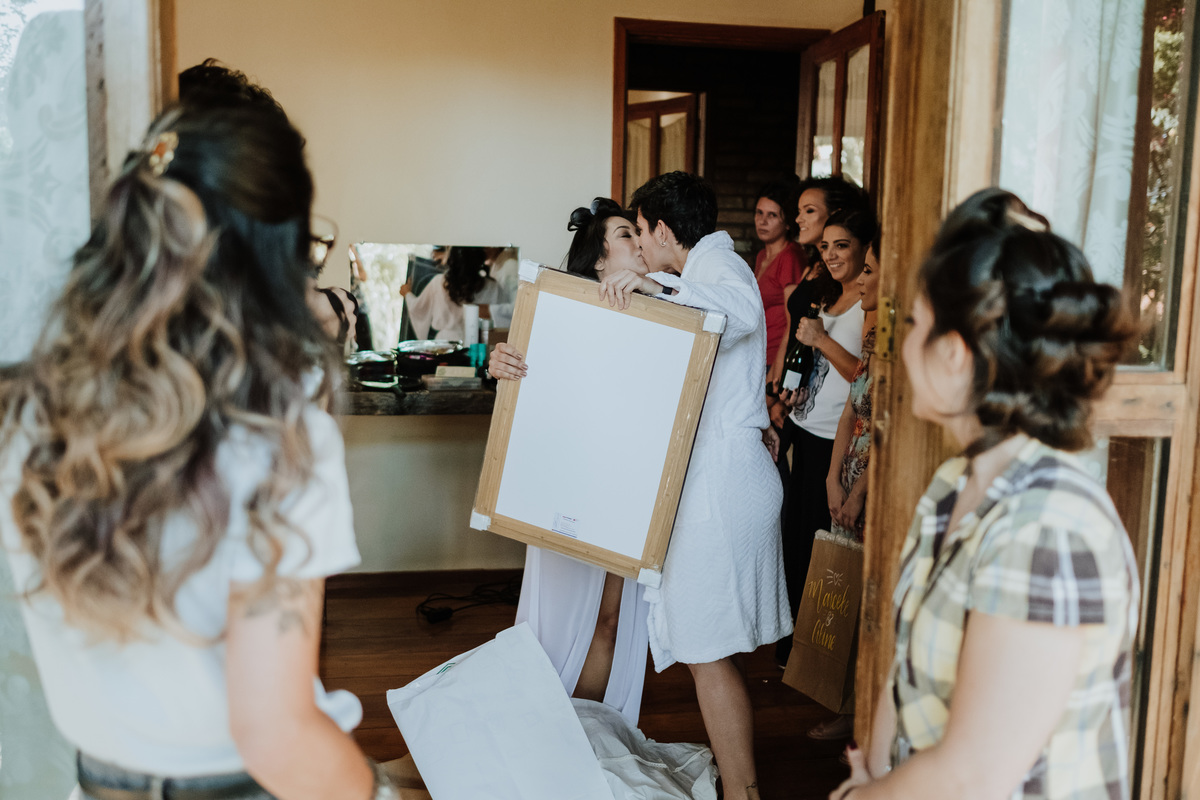 Casamento, Case de Dia, Fotografia de casamento, Fotografia espontânea, Diferente, Pride, LGBTQ+, Noivas, Boho, Villa Mandacaru, Life Fotografia, Cyndi Omoto, Alex Oliveira, Amor, buquê, votos, tendência, inverno, vestido de noiva, making of, surpresa