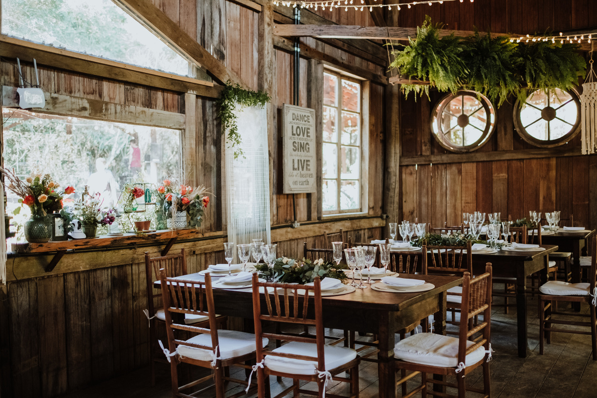 Casamento, Case de Dia, Fotografia de casamento, Fotografia espontânea, Diferente, Pride, LGBTQ+, Noivas, Boho, Villa Mandacaru, Life Fotografia, Cyndi Omoto, Alex Oliveira, Amor, buquê, luzinhas, decoração, bohemian village decor, tendência, inverno