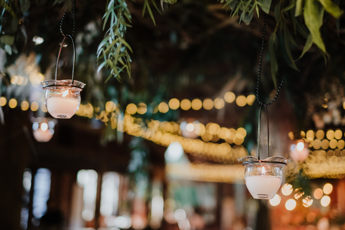 Casamento, Case de Dia, Fotografia de casamento, Fotografia espontânea, Diferente, Pride, LGBTQ+, Noivas, Boho, Villa Mandacaru, Life Fotografia, Cyndi Omoto, Alex Oliveira, Amor, buquê, luzinhas, decoração, bohemian village decor, tendência, inverno