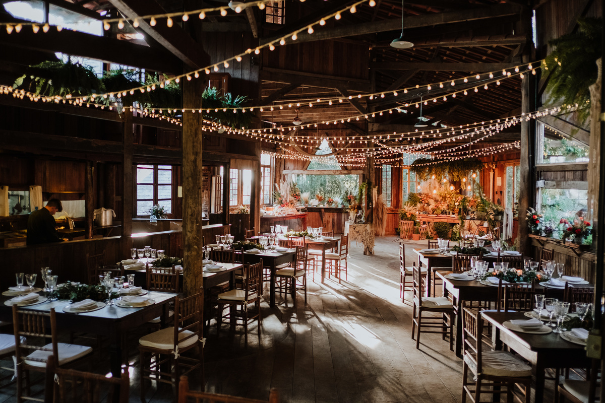 Casamento, Case de Dia, Fotografia de casamento, Fotografia espontânea, Diferente, Pride, LGBTQ+, Noivas, Boho, Villa Mandacaru, Life Fotografia, Cyndi Omoto, Alex Oliveira, Amor, buquê, luzinhas, decoração, bohemian village decor, tendência, inverno