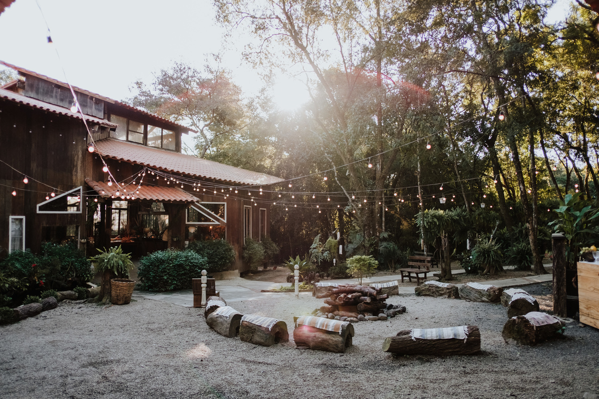 Casamento, Case de Dia, Fotografia de casamento, Fotografia espontânea, Diferente, Pride, LGBTQ+, Noivas, Boho, Villa Mandacaru, Life Fotografia, Cyndi Omoto, Alex Oliveira, Amor, buquê, fogueira, decoração, bohemian village decor, tendência, inverno