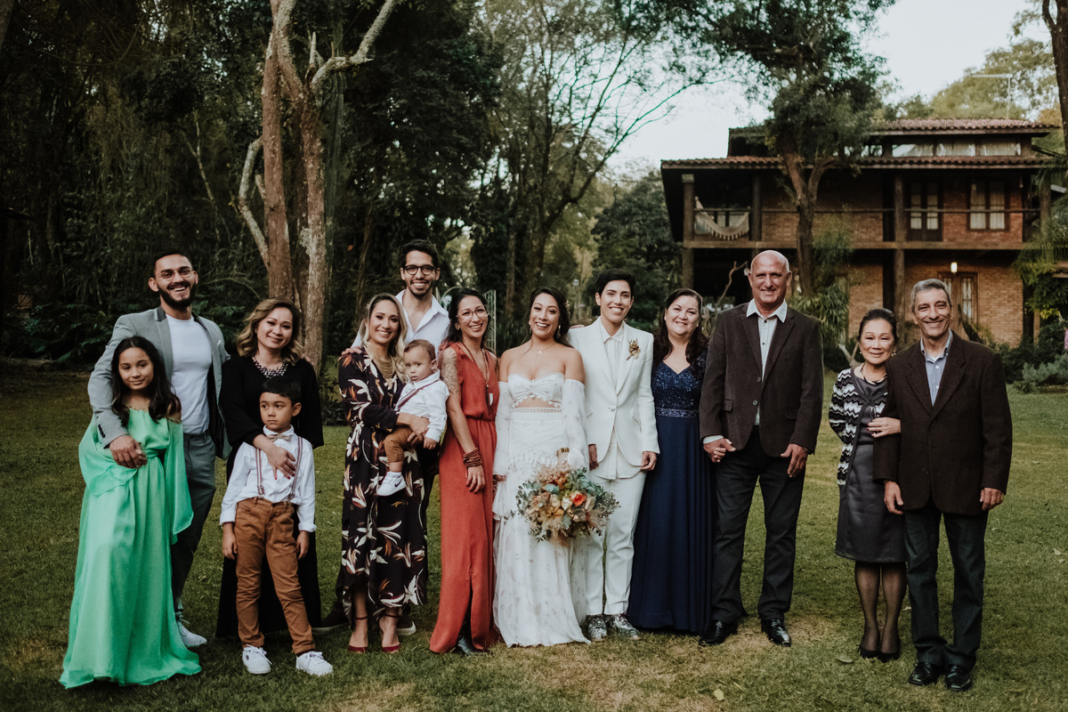 Casamento, Case de Dia, Fotografia de casamento, Fotografia espontânea, Diferente, Pride, LGBTQ+, Noivas, Boho, Villa Mandacaru, Life Fotografia, Cyndi Omoto, Alex Oliveira, tendência, amar a céu aberto, cerimônia, pôr-do-sol, casamento lésbico, família