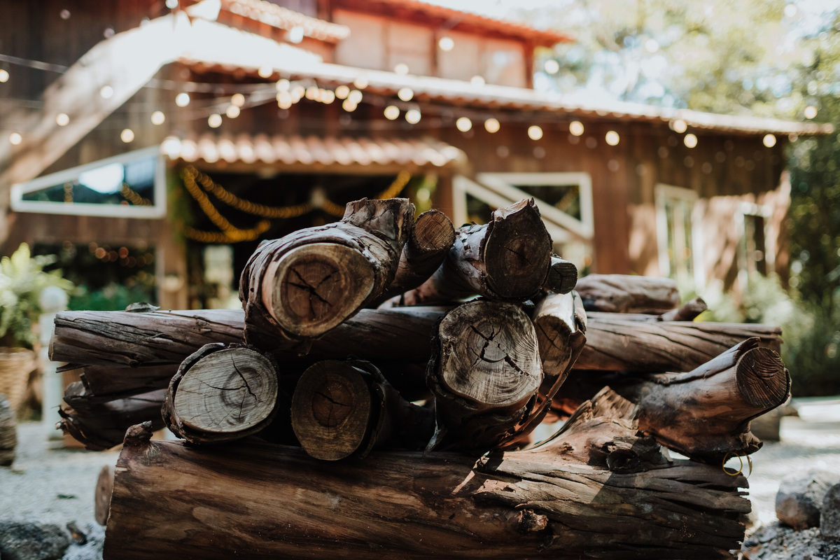 Casamento, Case de Dia, Fotografia de casamento, Fotografia espontânea, Diferente, Pride, LGBTQ+, Noivas, Boho, Villa Mandacaru, Life Fotografia, Cyndi Omoto, Alex Oliveira, Amor, buquê, fogueira, decoração, bohemian village decor, tendência, inverno
