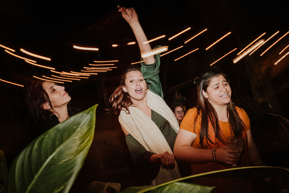 Casamento, Case de Dia, Fotografia de casamento, Fotografia espontânea, Diferente, Pride, LGBTQ+, Noivas, Boho, Villa Mandacaru, Life Fotografia, Cyndi Omoto, Alex Oliveira, amar a céu aberto, cerimônia, recepção, casamento lésbico, festa