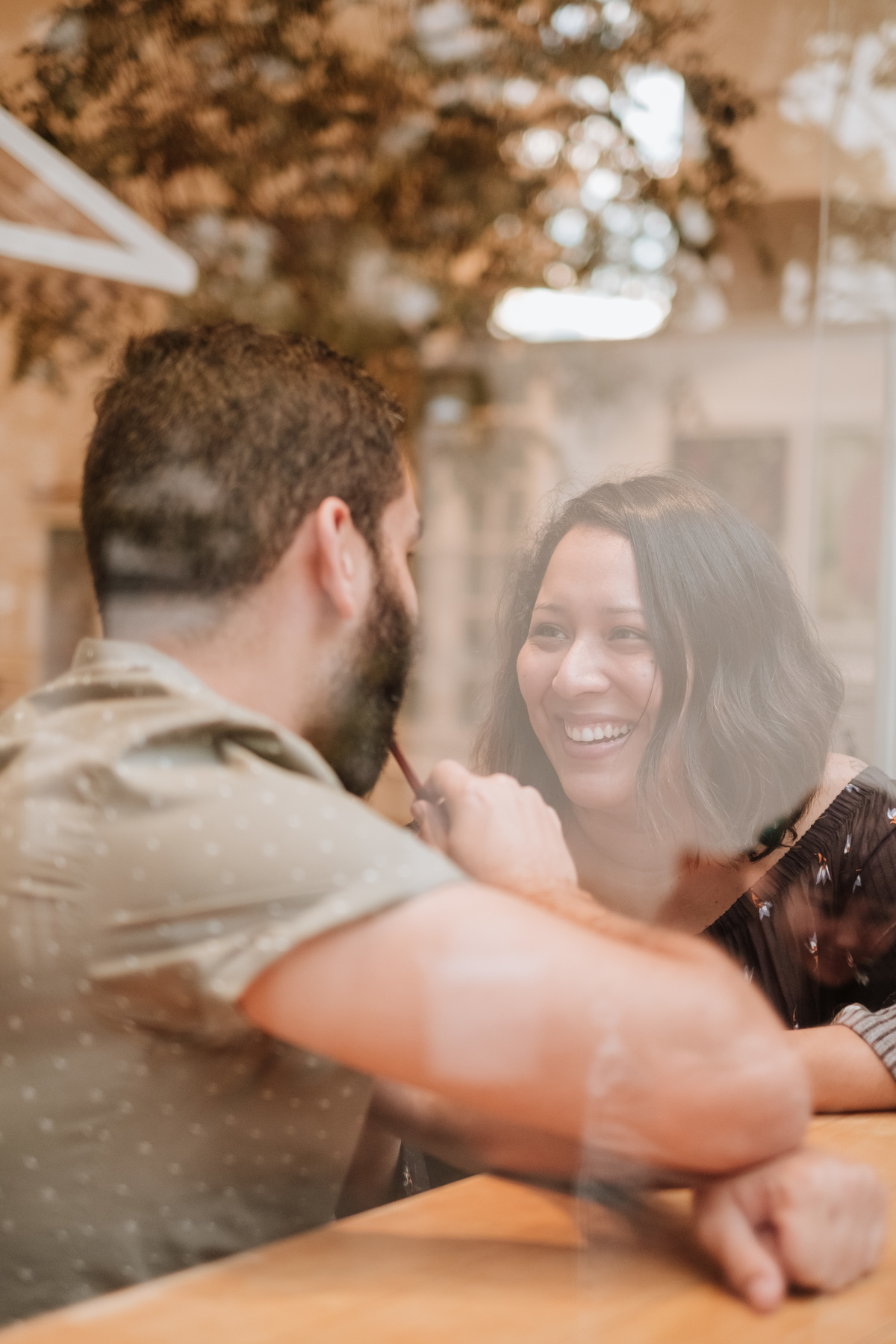 Ensaio casal, ensaio fotográfico, pré-casamento, pré wedding, fotografia de casal, ensaio, fotografia espontânea, noivos, fiance, life fotografia, fotografia de casamento sorocaba, ensaio em são paulo, são paulo, fotos com chuva, garoa, bacio di latte