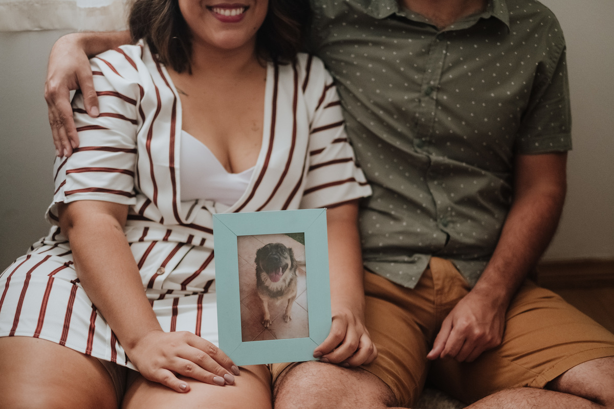 Ensaio casal, ensaio fotográfico, pré-casamento, pré wedding, fotografia de casal, ensaio, fotografia espontânea, noivos, fiance, life fotografia, fotografia de casamento sorocaba, ensaio em são paulo, são paulo, apartamento, fotos em casa, cachorro, pet