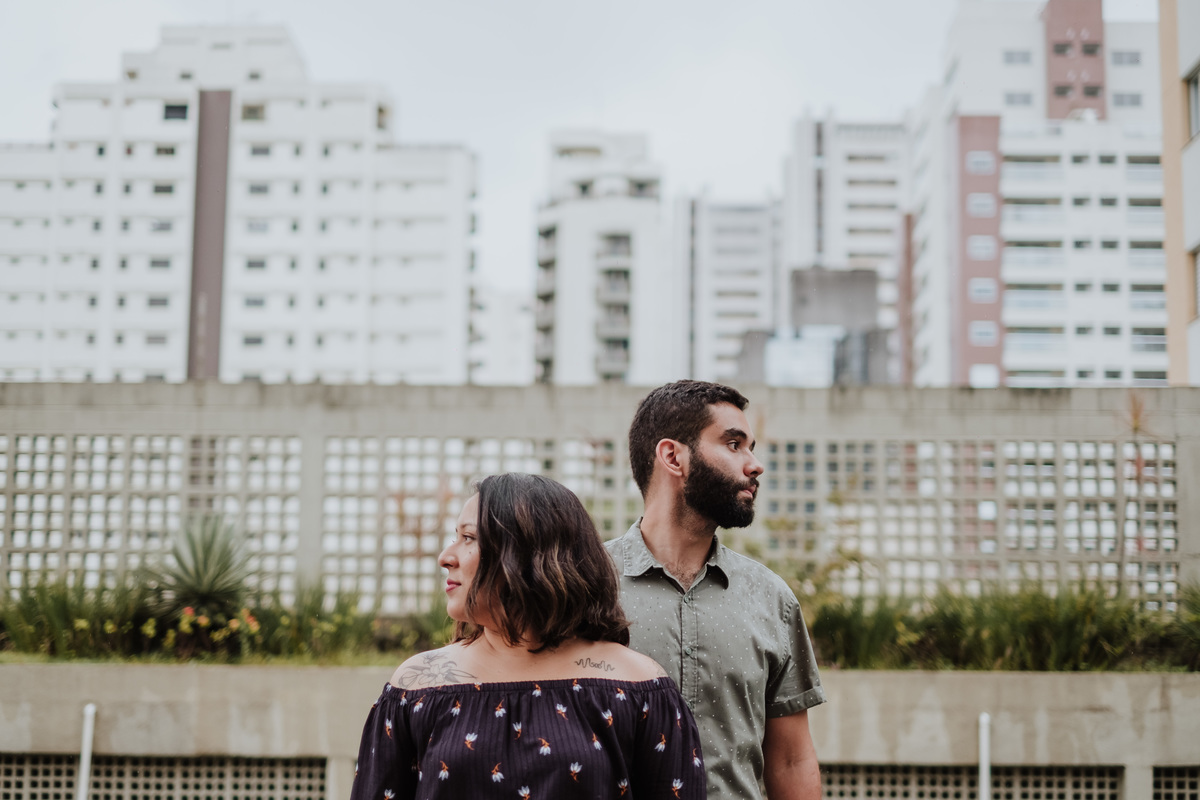 Ensaio casal, ensaio fotográfico, pré-casamento, pré wedding, fotografia de casal, ensaio, fotografia espontânea, noivos, fiance, life fotografia, fotografia de casamento sorocaba, ensaio em são paulo, são paulo, apartamento, fotos no estacionamento