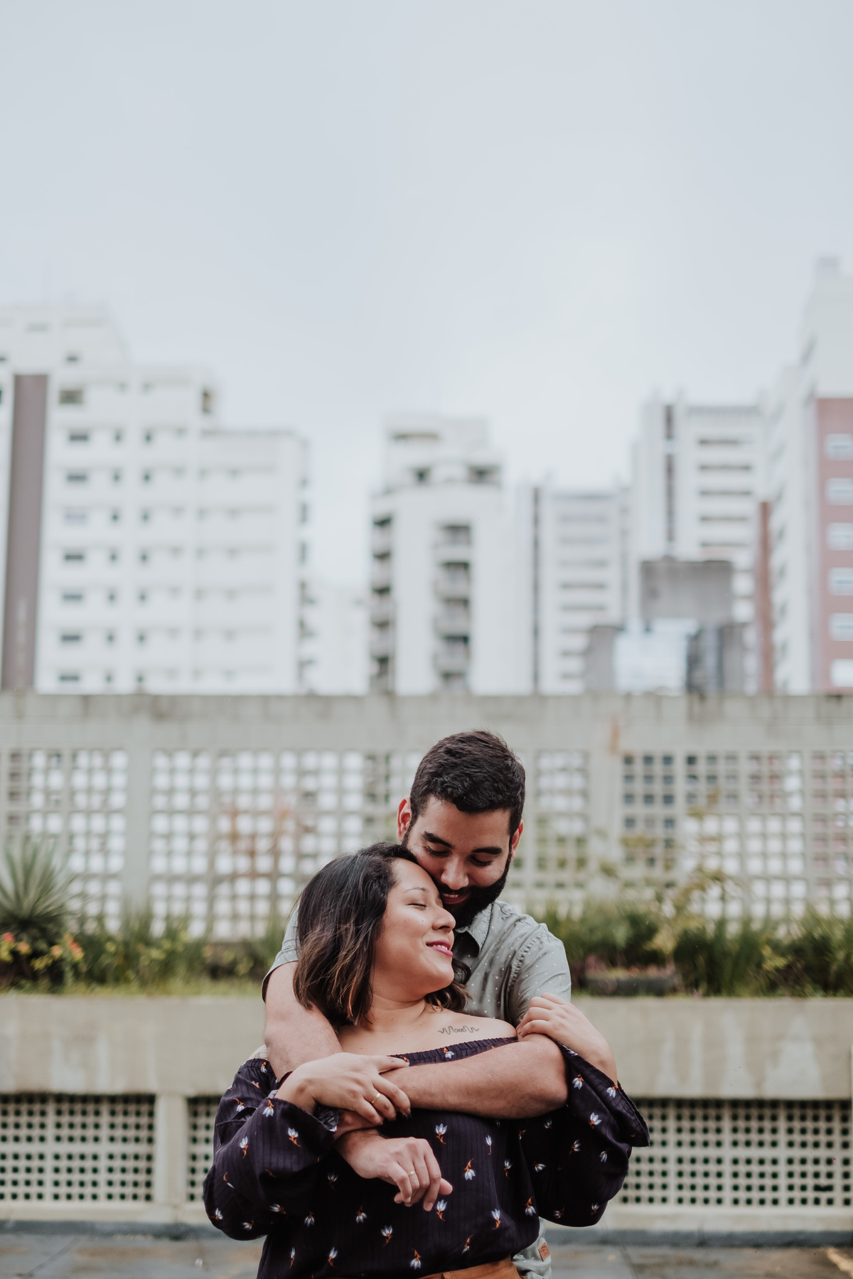 Ensaio casal, ensaio fotográfico, pré-casamento, pré wedding, fotografia de casal, ensaio, fotografia espontânea, noivos, fiance, life fotografia, fotografia de casamento sorocaba, ensaio em são paulo, são paulo, apartamento, fotos no estacionamento