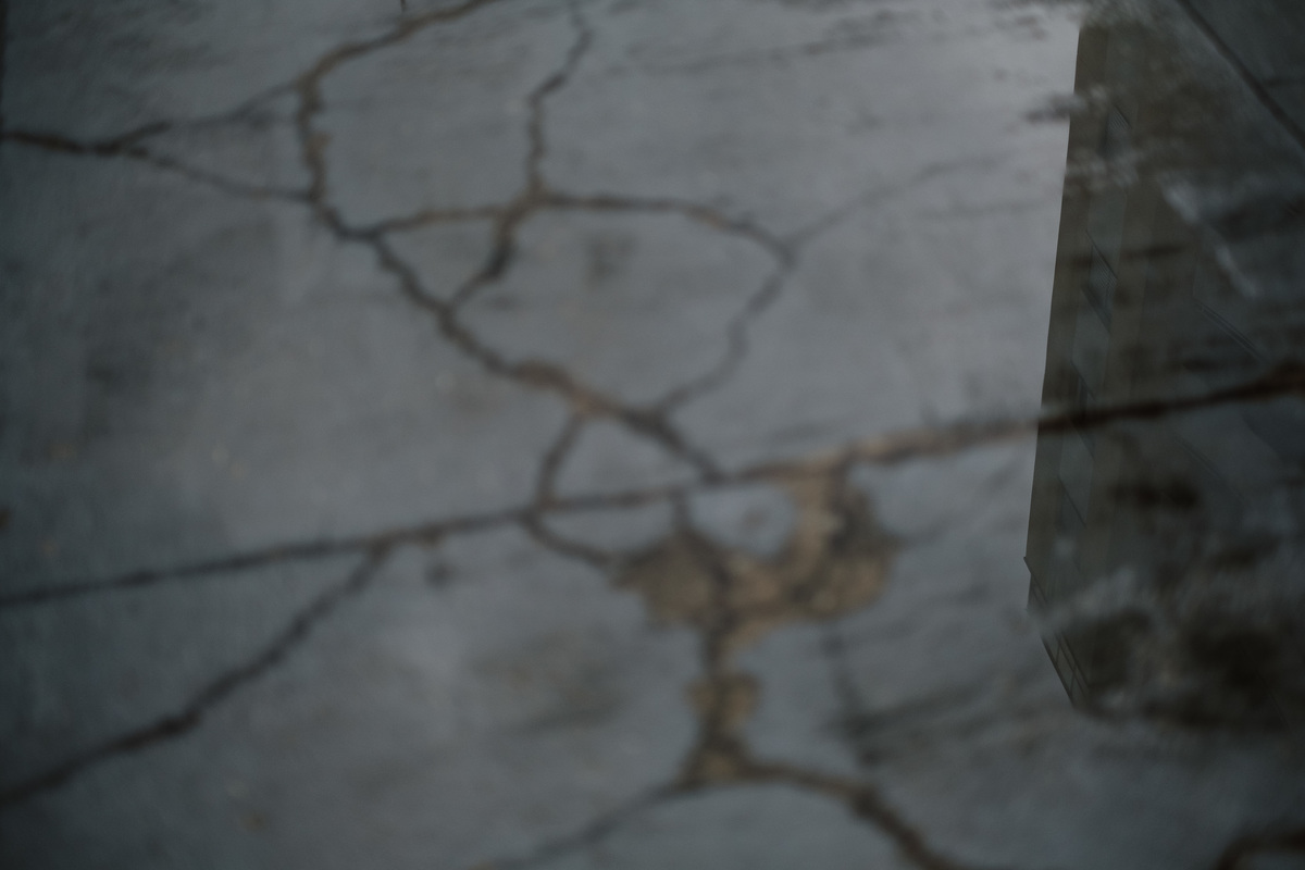 Ensaio casal, ensaio fotográfico, pré-casamento, pré wedding, fotografia de casal, ensaio, fotografia espontânea, noivos, fiance, life fotografia, fotografia de casamento sorocaba, ensaio em são paulo, são paulo, apartamento, fotos com chuva, garoa