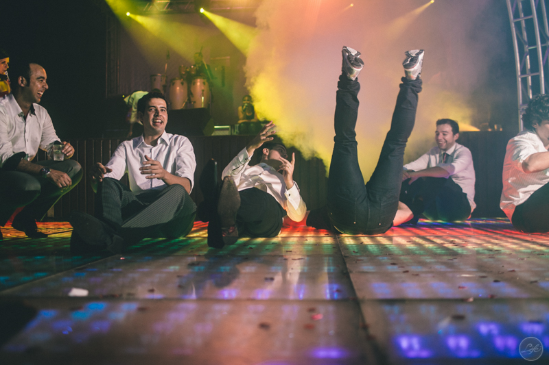 recepção de casamento, festa animada, casamento, wedding, pista de dança, luzes criativas, fotografia espontânea, diversão, banda lyra