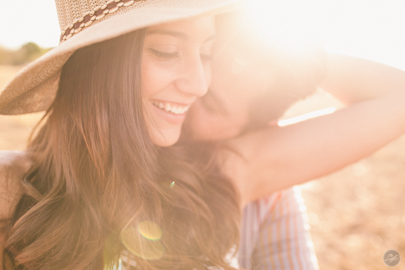 ensaio fotográfico espontâneo em Holambra, casal, noivos, natureza, São Paulo, destination photographers, destination wedding