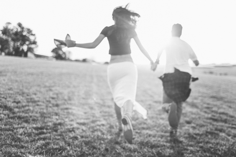 ensaio fotográfico espontâneo em Holambra, casal, noivos, natureza, São Paulo, destination photographers, destination wedding