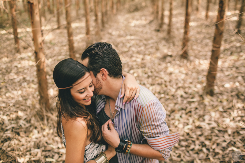 ensaio fotográfico espontâneo em Holambra, casal, noivos, natureza, São Paulo, destination photographers, destination wedding