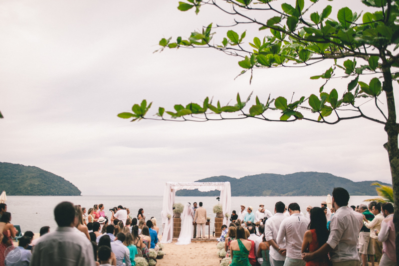 cerimônia linda emocionante, casamento, destination wedding, destination photographers, caraguatatuba, casamento na praia, pé na areia