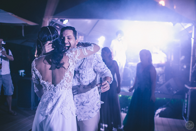 festa, party, wedding, destination wedding, casamento na praia, pé na areia, caraguatatuba, tabatinga hotel, dj tom volpato, esposo e esposa