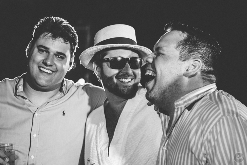 festa, party, wedding, destination wedding, casamento na praia, pé na areia, caraguatatuba, tabatinga hotel, dj tom volpato, esposo e esposa, amigos, friends