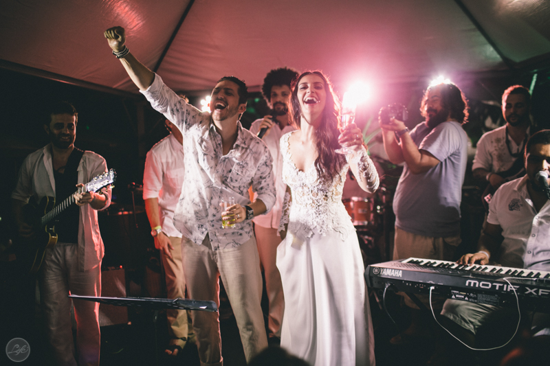 festa, party, wedding, destination wedding, casamento na praia, pé na areia, caraguatatuba, tabatinga hotel, dj tom volpato, esposo e esposa, noivos, bride and groom