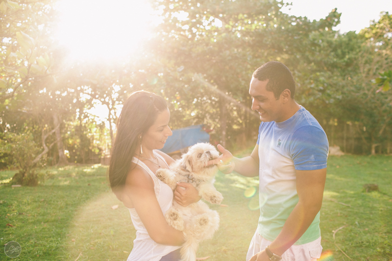 Ensaio fotografico espontâneo de casal, sessão pré casamento na praia, toque toque pequeno, noivos, bride and groom, yes i do