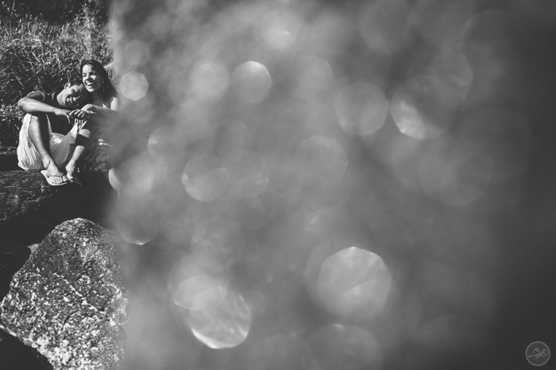 Ensaio fotografico espontâneo de casal, sessão pré casamento na praia, toque toque pequeno, noivos, bride and groom, yes i do