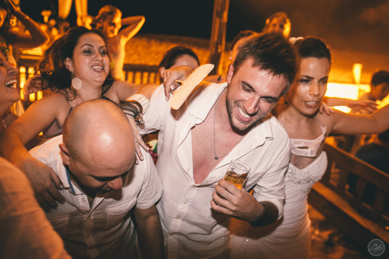 Pista, festa, balada, casamento animado, noivo, Casamento na praia, destination wedding, destination photographers, pé na areia, sonho, amor, família, toque toque pequeno, beach