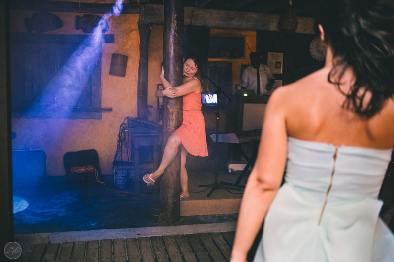 Pista, festa, balada, casamento animado, noivo, Casamento na praia, destination wedding, destination photographers, pé na areia, sonho, amor, família, toque toque pequeno, beach, fotografia espontanea