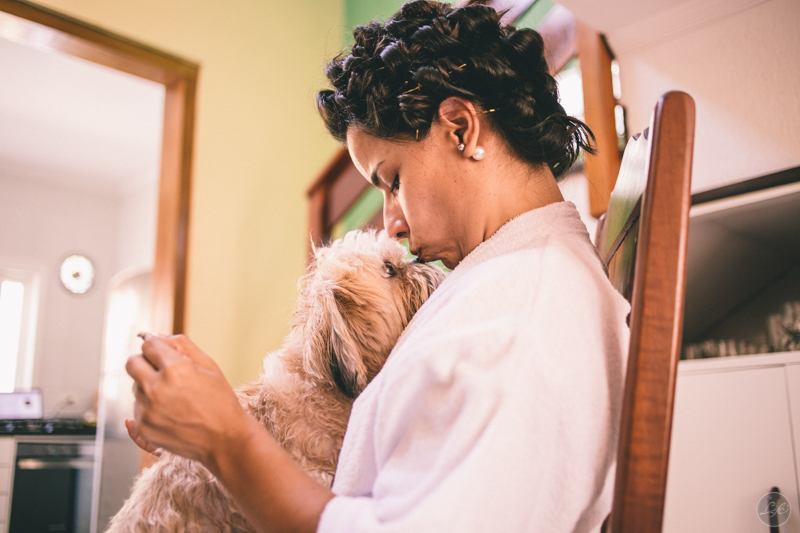 Making of bride, noiva linda, Casamento na praia, destination wedding, destination photographers, pé na areia, sonho, amor, família, toque toque pequeno, beach, cachorro