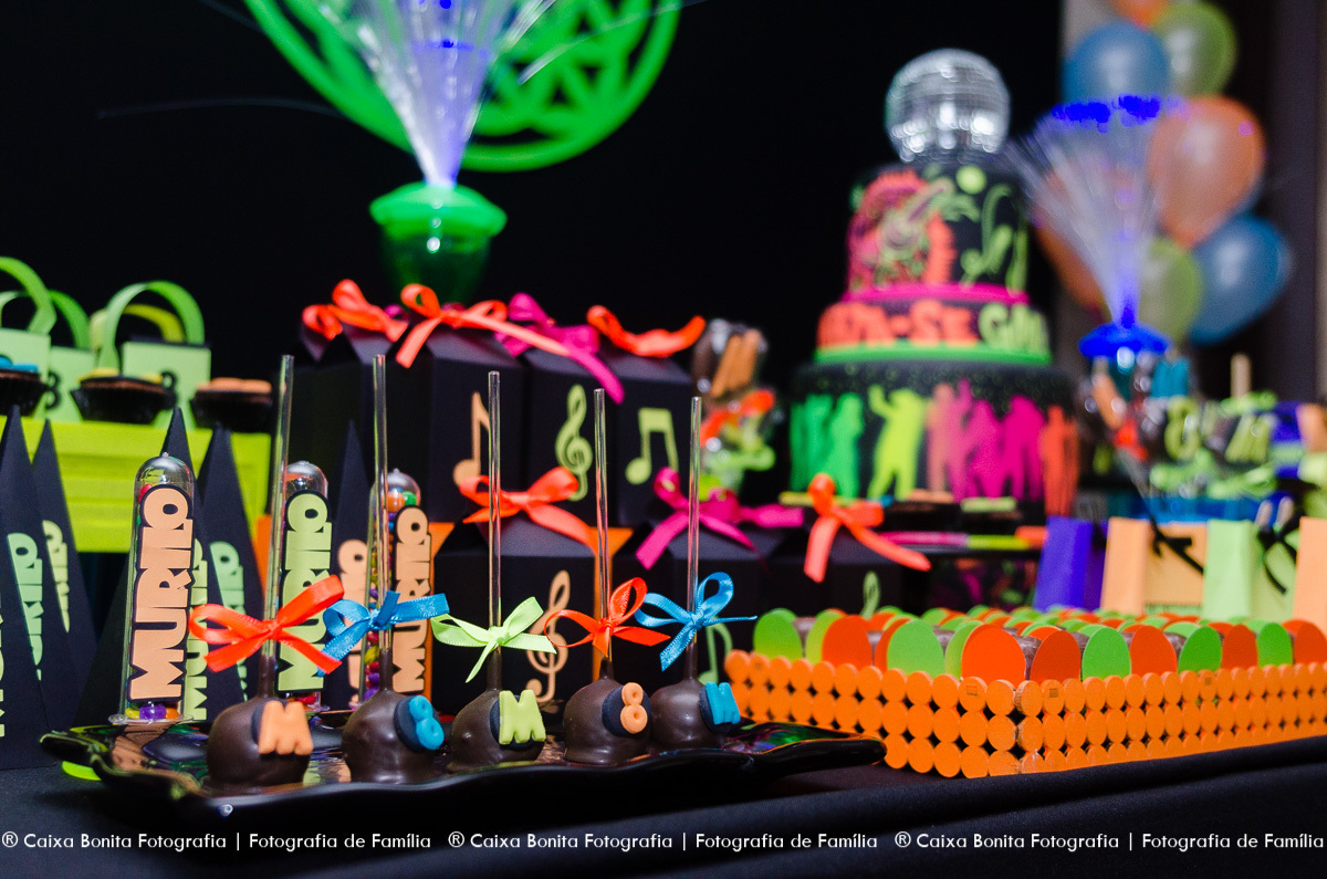 caixa bonita fotografia festa aniversário acompanhamento infantil oito anos gabriella cerretti festa balada robo de led 