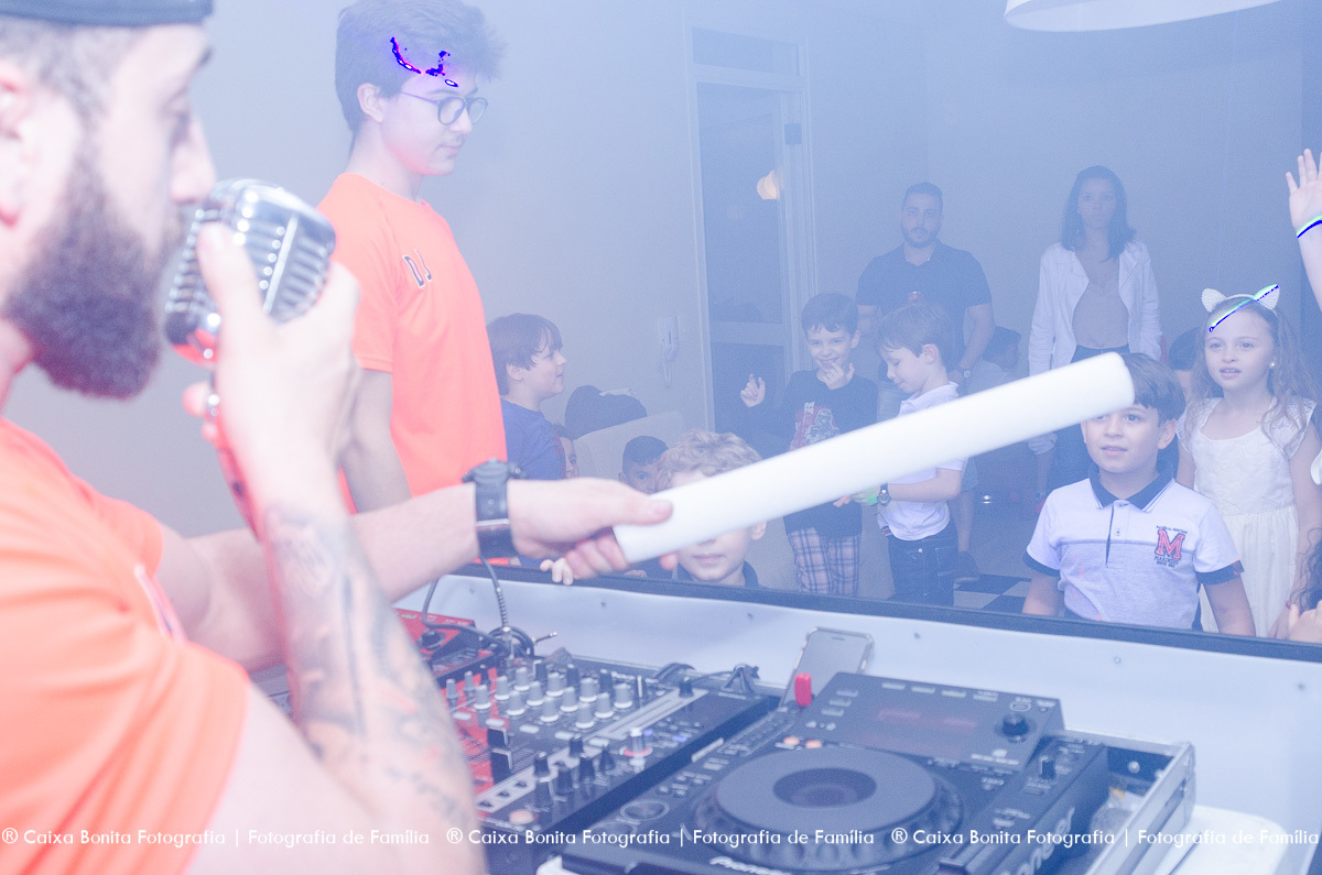 caixa bonita fotografia festa aniversário acompanhamento infantil oito anos gabriella cerretti festa balada robo de led 