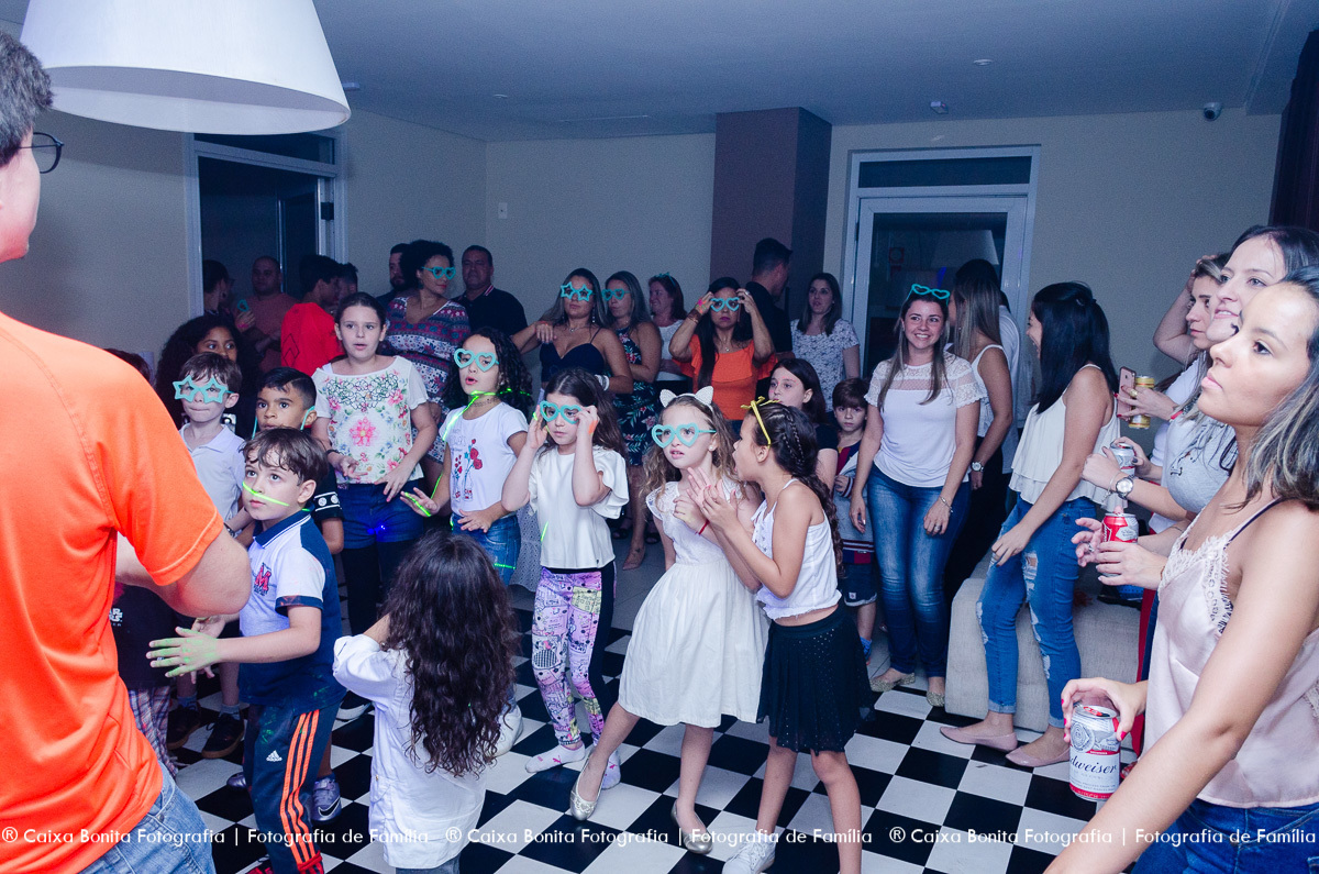 caixa bonita fotografia festa aniversário acompanhamento infantil oito anos gabriella cerretti festa balada robo de led 