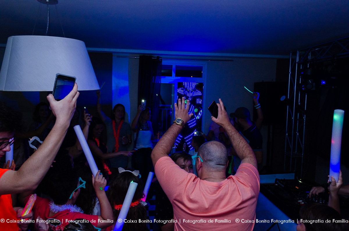 caixa bonita fotografia festa aniversário acompanhamento infantil oito anos gabriella cerretti festa balada robo de led 