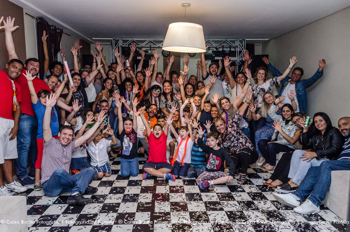 caixa bonita fotografia festa aniversário acompanhamento infantil oito anos gabriella cerretti festa balada robo de led 