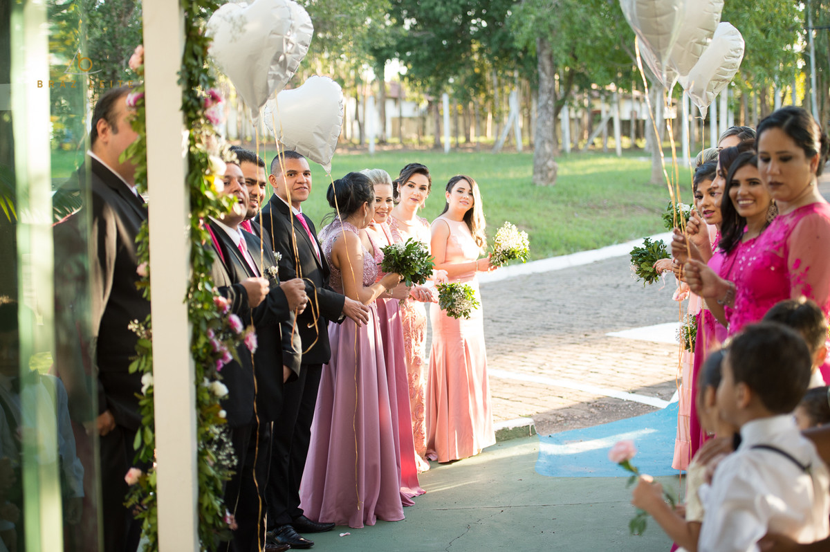 baloes na saída dos noivos