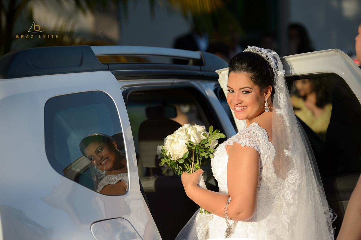 noiva entrada no carro