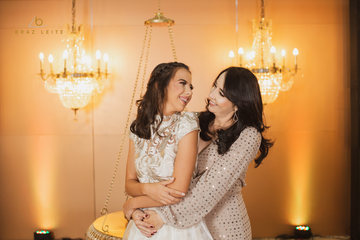 mãe e filha debutante
