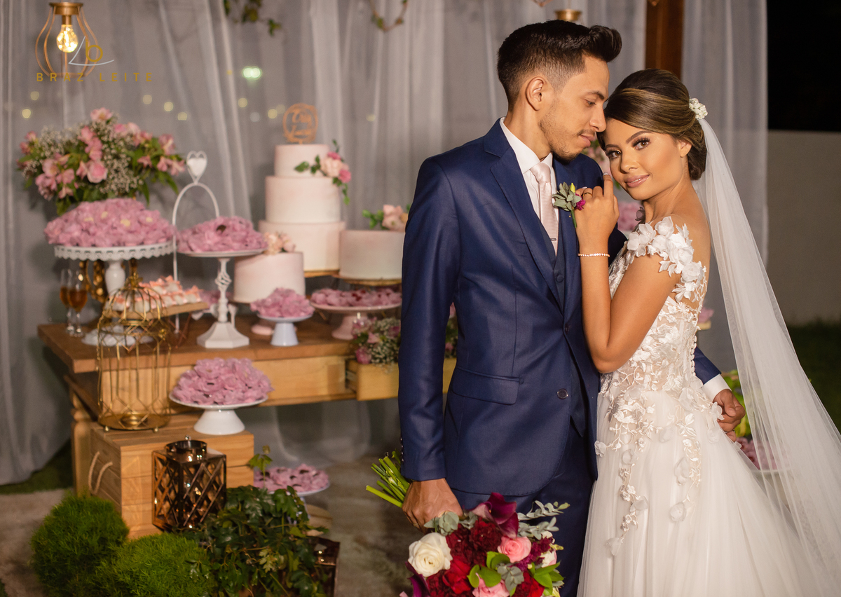 fotos na mesa do bolo