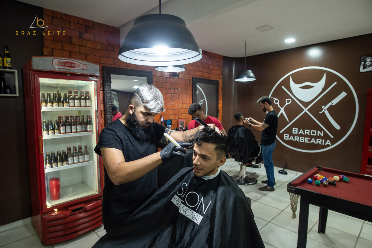 noivo na barbearia
