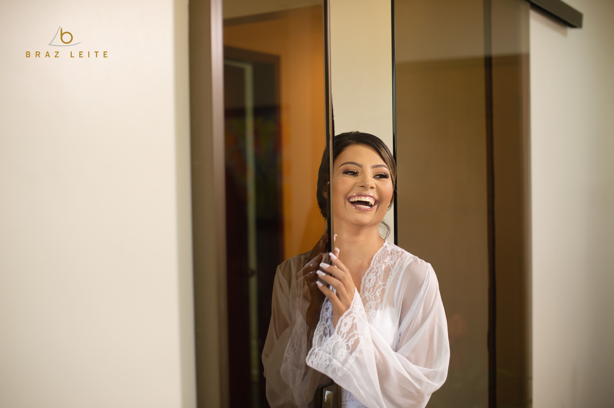 sorriso lindo da noiva