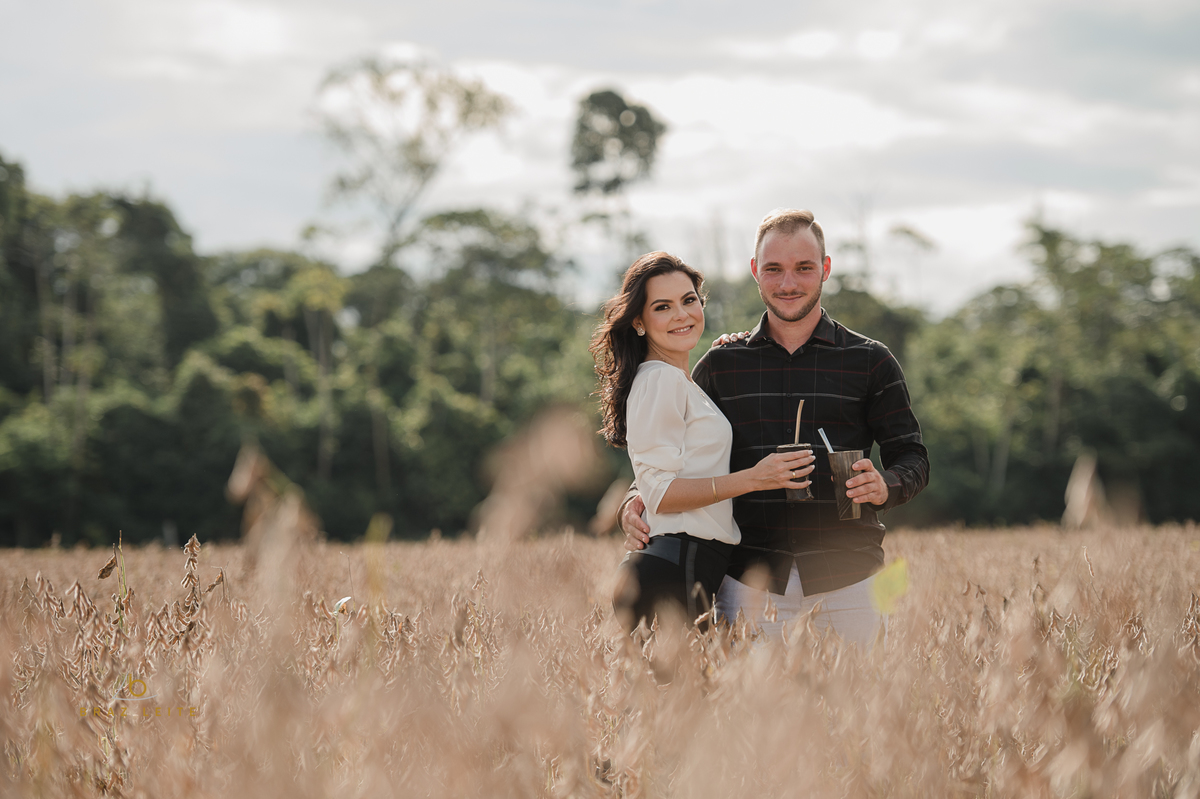 fotos pre casamento na plantação de soja em Rondon PA