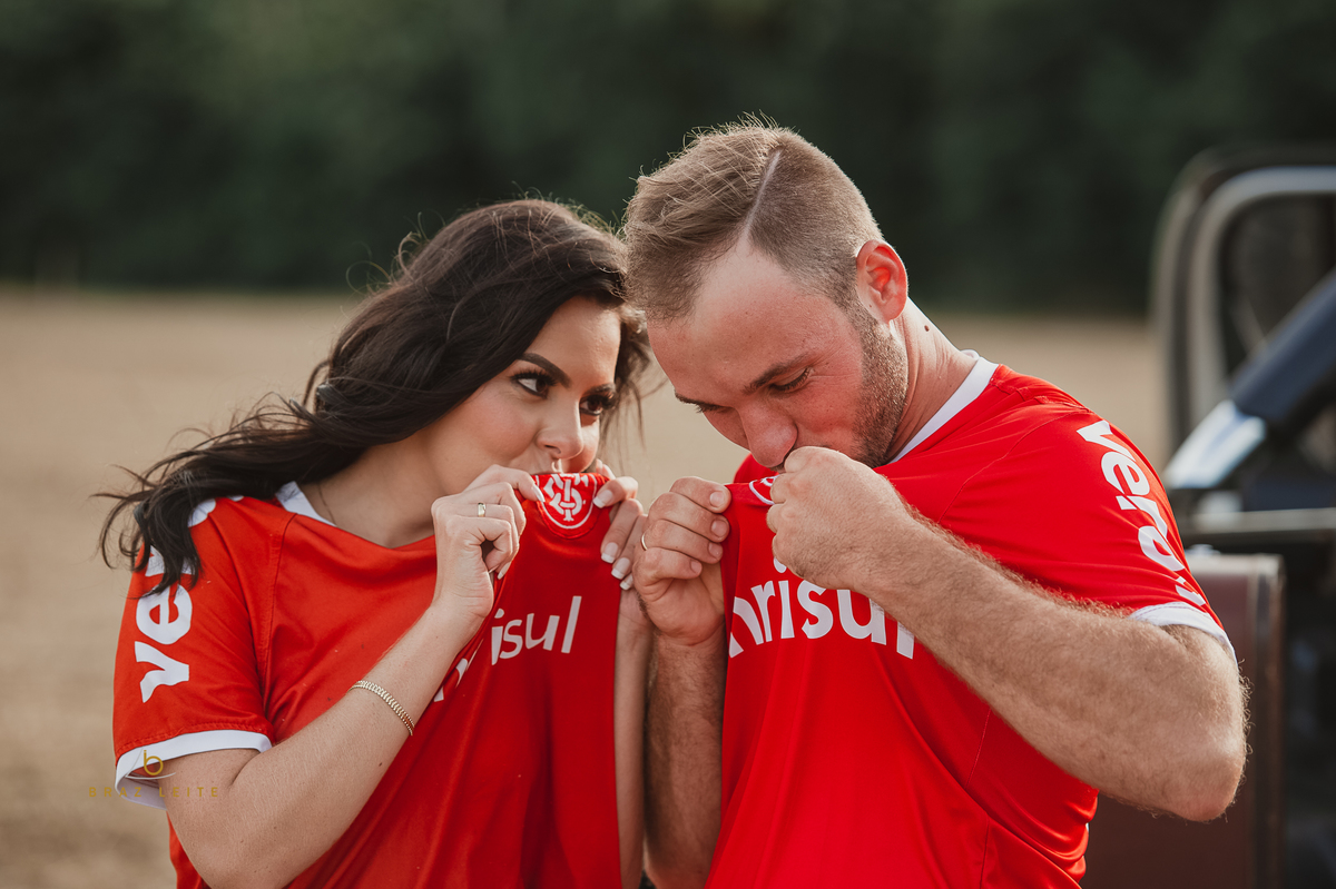 Fotos do casal com a camiseta do seu time