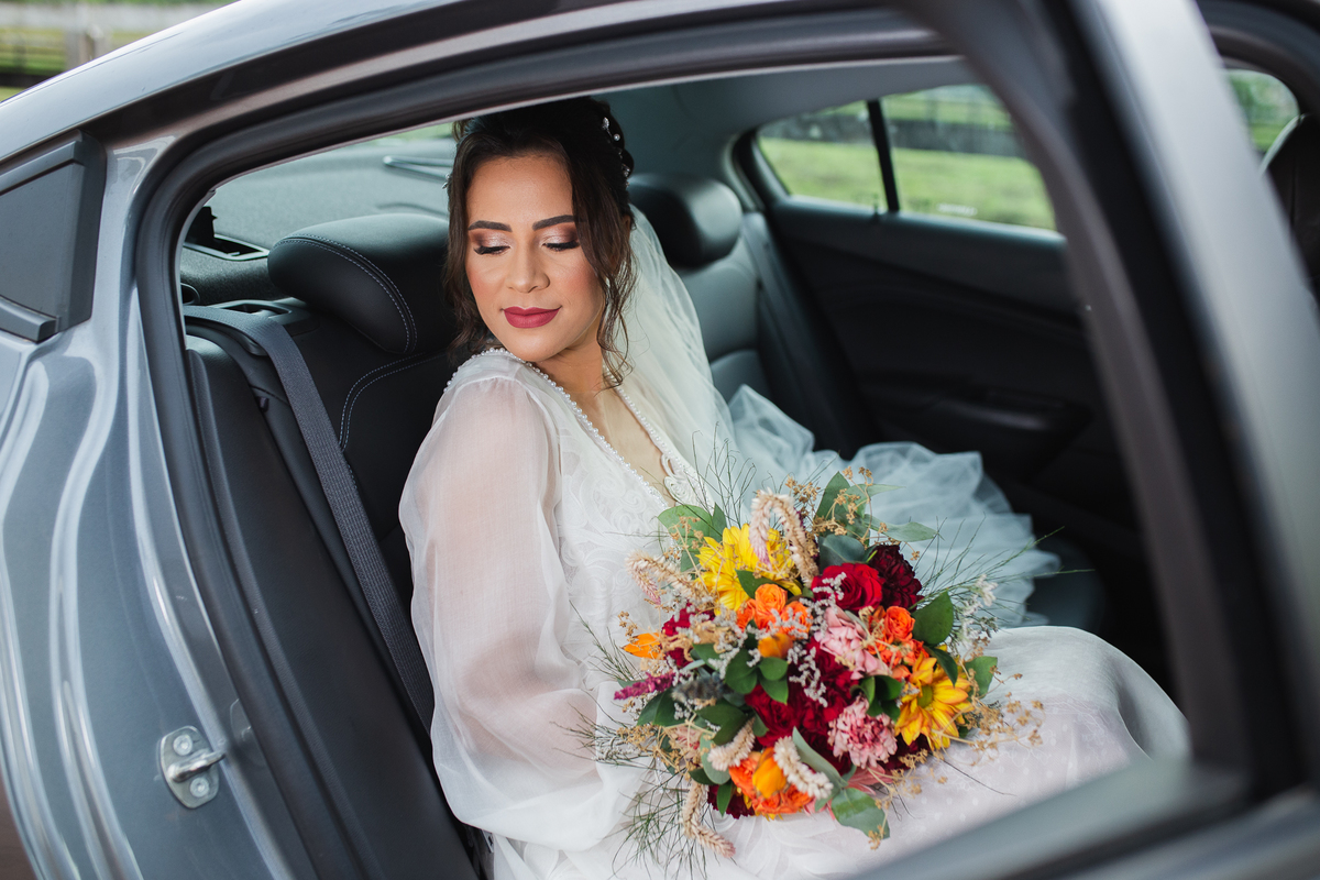 noiva saída do carro