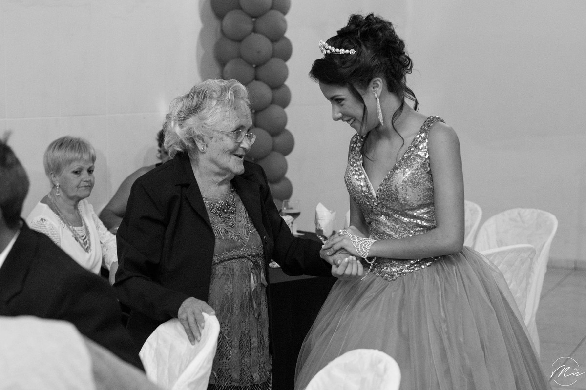 aniversario-de-15-anos-debutante-Beatriz-realizado-em-aparecida-sp-fotografado-por-marcela-nunes-fotografia