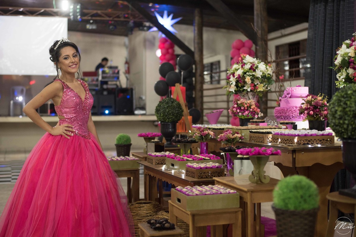aniversario-de-15-anos-debutante-Beatriz-realizado-em-aparecida-sp-fotografado-por-marcela-nunes-fotografia