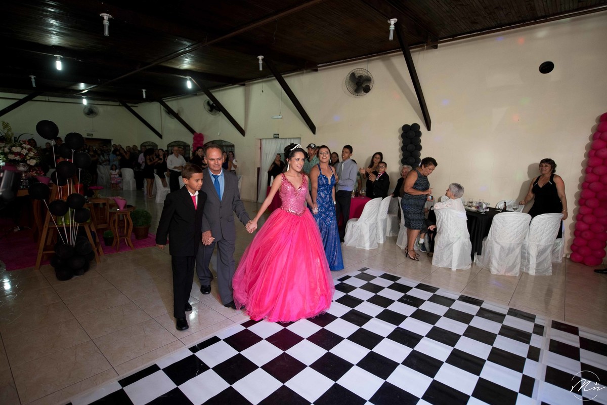 aniversario-de-15-anos-debutante-Beatriz-realizado-em-aparecida-sp-fotografado-por-marcela-nunes-fotografia