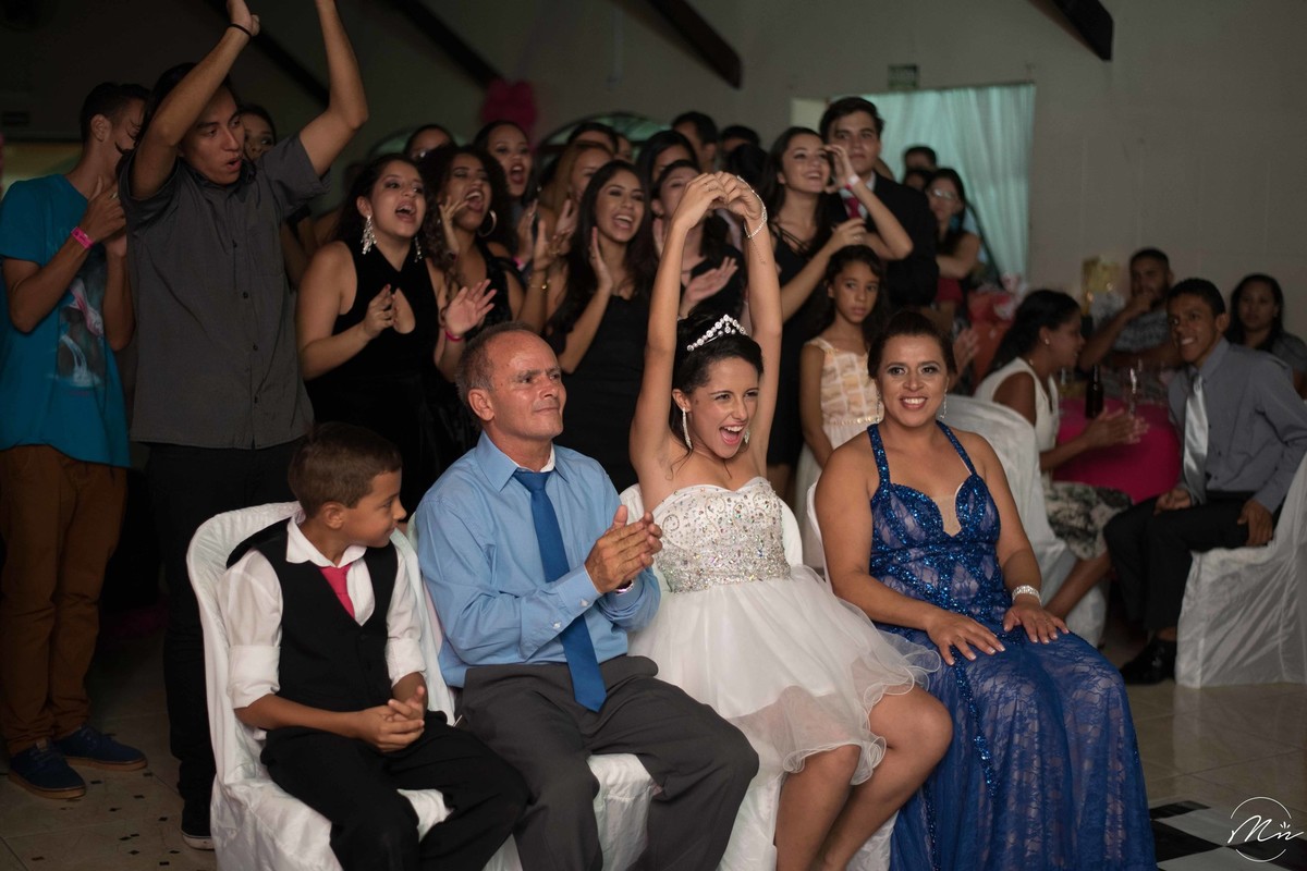 aniversario-de-15-anos-debutante-Beatriz-realizado-em-aparecida-sp-fotografado-por-marcela-nunes-fotografia