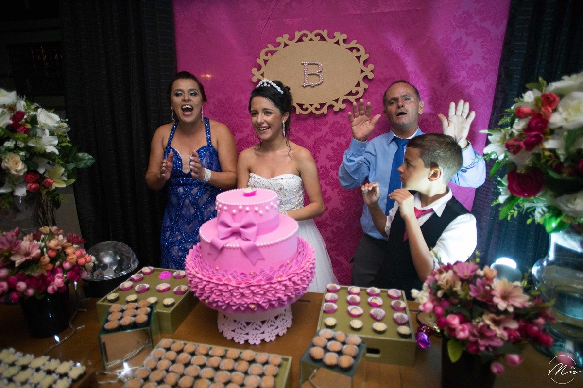 aniversario-de-15-anos-debutante-Beatriz-realizado-em-aparecida-sp-fotografado-por-marcela-nunes-fotografia