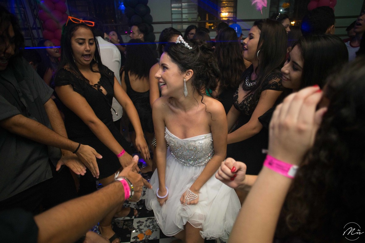 aniversario-de-15-anos-debutante-Beatriz-realizado-em-aparecida-sp-fotografado-por-marcela-nunes-fotografia