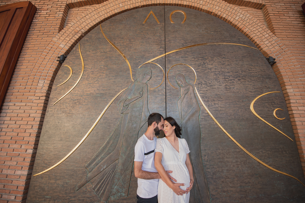 ensaio-gestante-mari-e-renato-no-santuario-nacional-aparecida-do-norte-cidade-do-romeiro